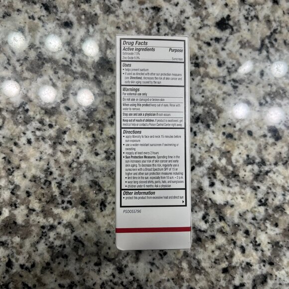 EltaMD UV Daily Deep Tinted SPF40 - Picture 4 of 5